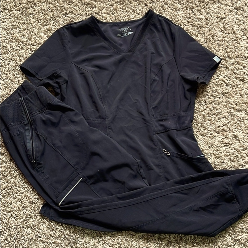 Infinity scrub set